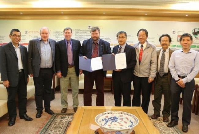 中山大學與俄羅斯科學院「希爾紹夫（P.P. Shirshov）海洋研究所」簽訂合作協議。   圖：中山大學提供