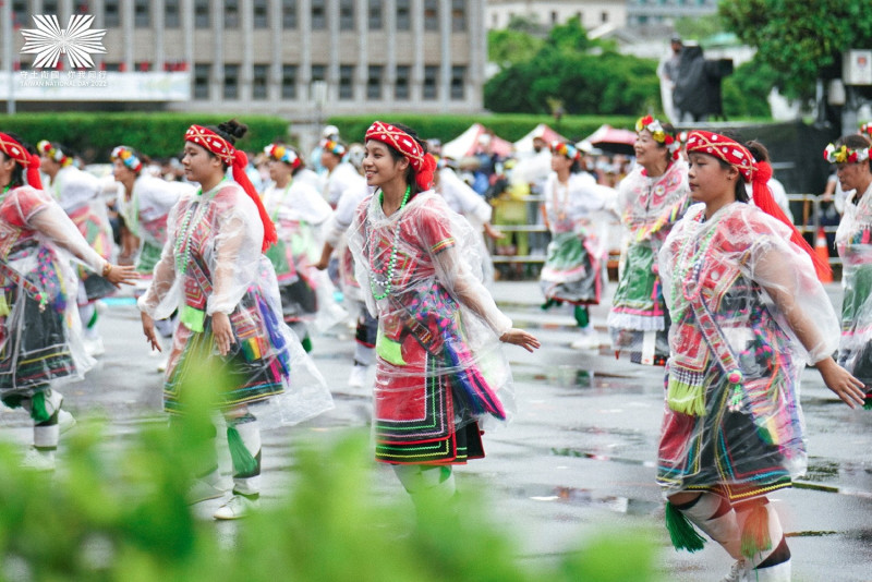 原住民八歌浪Pakelang團隊將於國慶當天帶來具文化特色的精彩演出。   圖：擷自臉書「中華民國 讚國慶」
