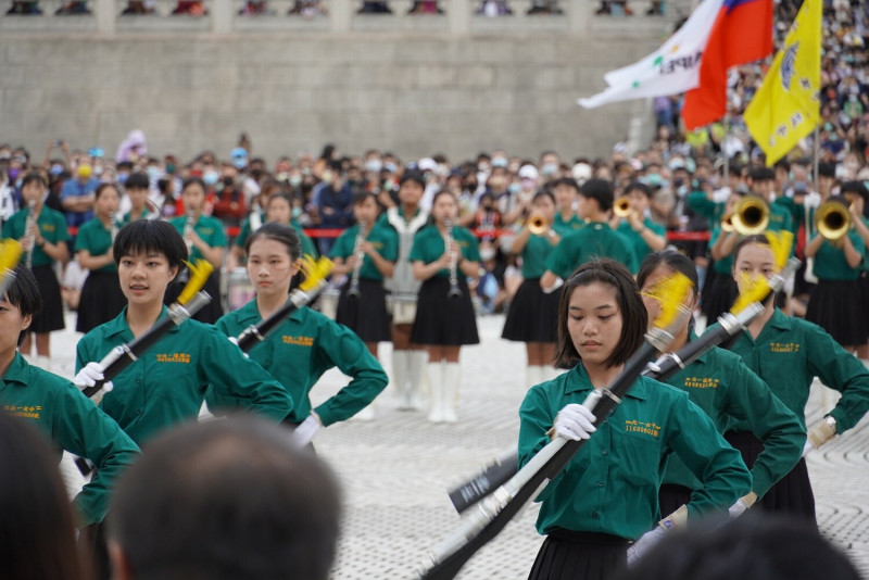 北一女樂儀旗隊。   圖：取自中華文化總會