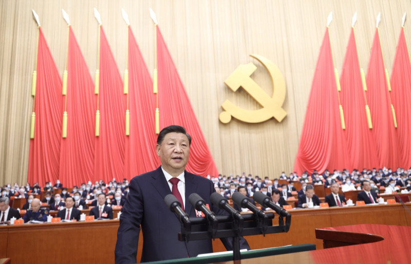 中國共產黨總書記習近平16日在二十大開幕式上發表報告。   圖：翻攝新華網