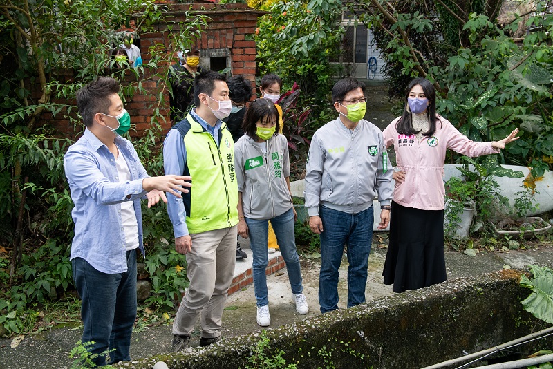 今(19)日下午民進黨新北市長候選人林佳龍，先是在副總統賴清德，以及立法委員賴品妤、議員周雅玲、張錦豪陪同下，一起到賴清德故鄉萬里   圖：林競辦提供