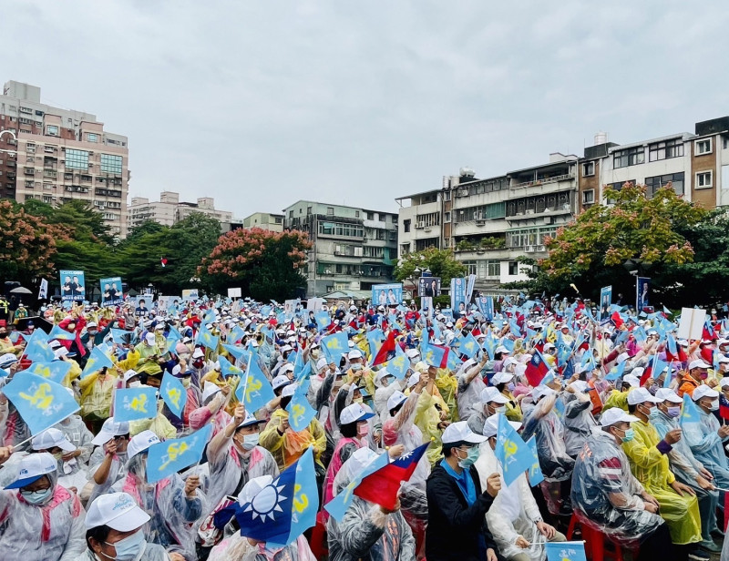 侯友宜及土城區市議員聯合競選總部今正式成立，超過5000民眾不畏陰雨到場力挺，里長也幾乎全員到齊。   圖：侯友宜選辦提供