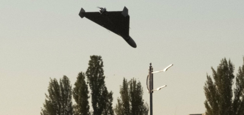疑似伊朗製見證者-136（Shahed-136）自殺式攻擊無人機出現在烏克蘭戰場。   圖：翻攝@ejmalrai推特（資料照）