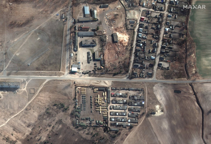 衛星圖片發現，俄軍在白俄與烏克蘭邊境設立野戰醫院。   圖：翻攝自推特