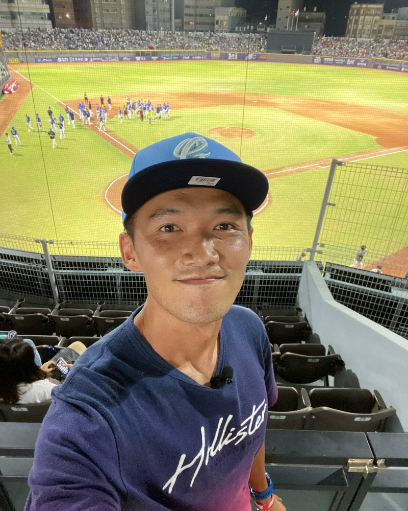 棒球YouTuber「台南Josh」被前妻家暴，兩人最終以離婚收場。   圖：翻攝自臉書/台南Josh