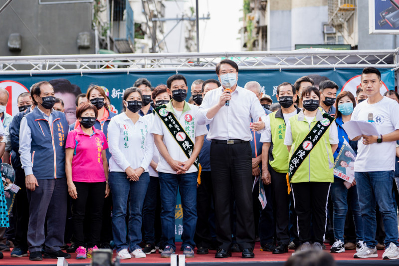 雖林佳龍因確診無法出席，但不管是代表出席的基隆市長林右昌，或到場助講的立法委員林淑芬、余天、陳亭妃，也都大讚林佳龍，幫忙說明政策協助拉票。   圖：林競辦提供