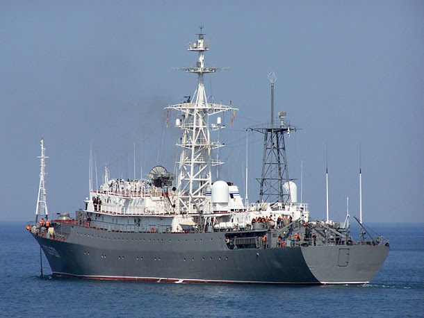 俄羅斯間諜艦維克多里．奧諾夫SSV-175，能夠截聽通訊及訊號，近日頻頻傳出逼近美國領海。      圖：翻攝維基網站
