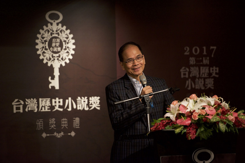 台灣歷史小說獎頒獎典禮上，前行政院長游錫堃則分享自身政治經歷，表達文化與國民意識的重要，不僅要以文化鞏固台灣認同，還要強化國家意志   圖新台灣和平基金會提供