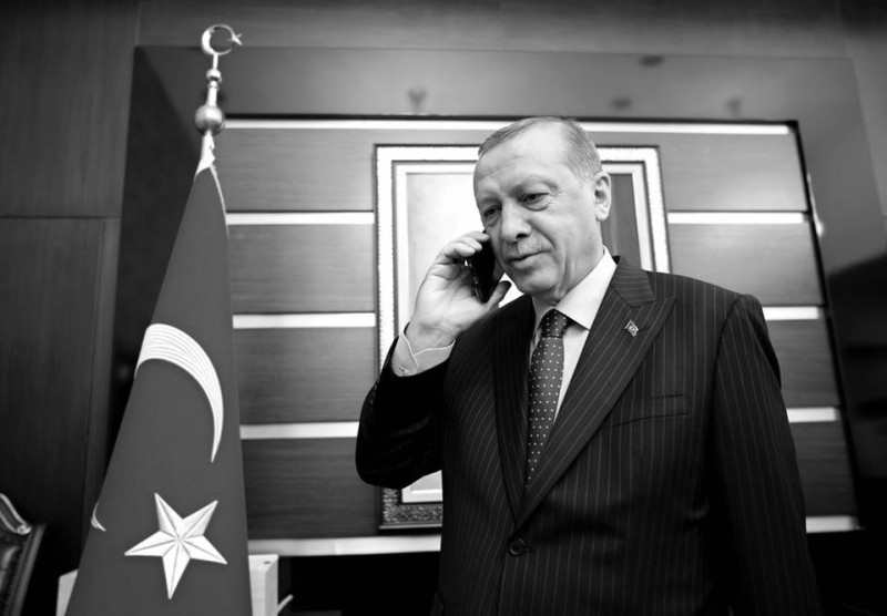 土耳其總統艾爾段努力為擴權的修憲公投拉票，卻在歐洲踢到鐵板，讓他氣到口無遮攔謾罵。   圖：翻攝艾爾段臉書