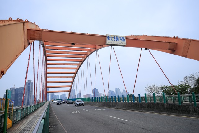 台中市政府23日決定，為紓解台74線快速道路造成周遭交通壅塞情形，虹揚橋將採車道調撥運作。   圖:台中市政府提供