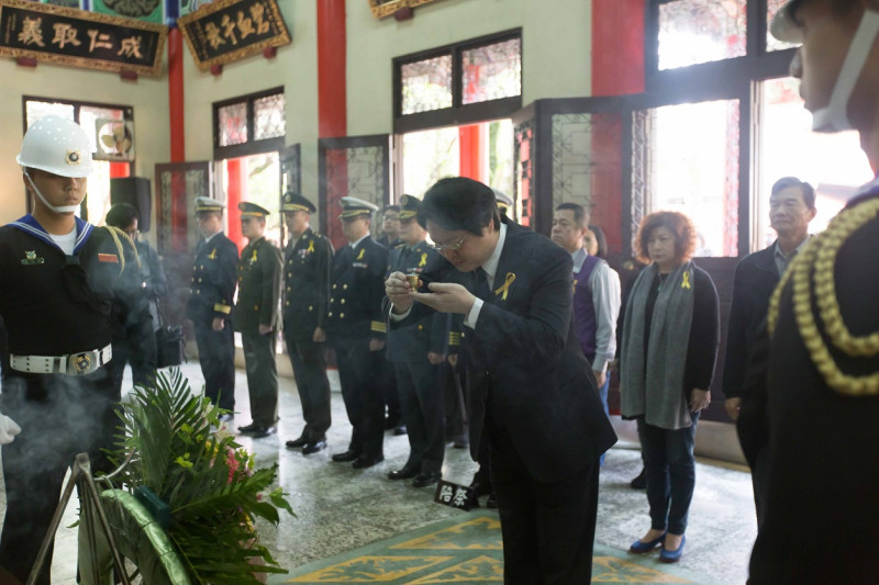 基隆市各界106年春祭國殤大典，27日由林右昌市長以主祭者的身份舉行。   圖:基隆市政府提供