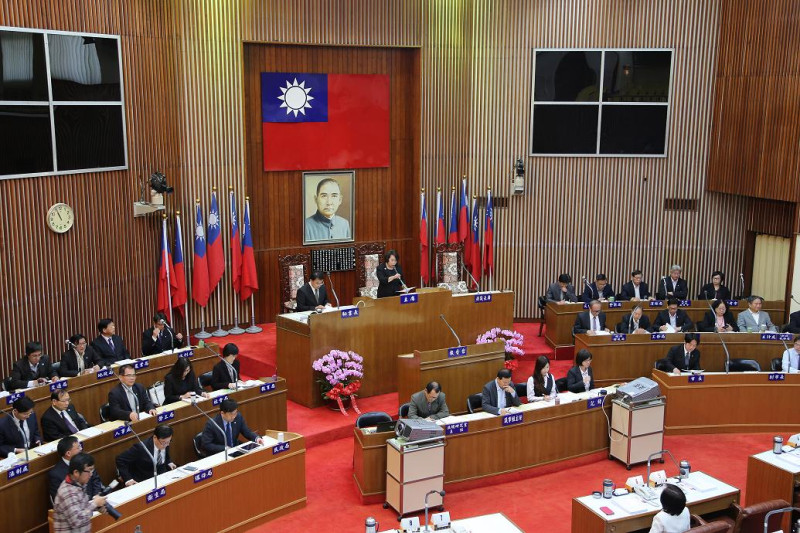 圖說：台南市議會召開第9次臨時會，受理市府11件提案，墊付預算總計5億餘元。   （黃博郎攝）