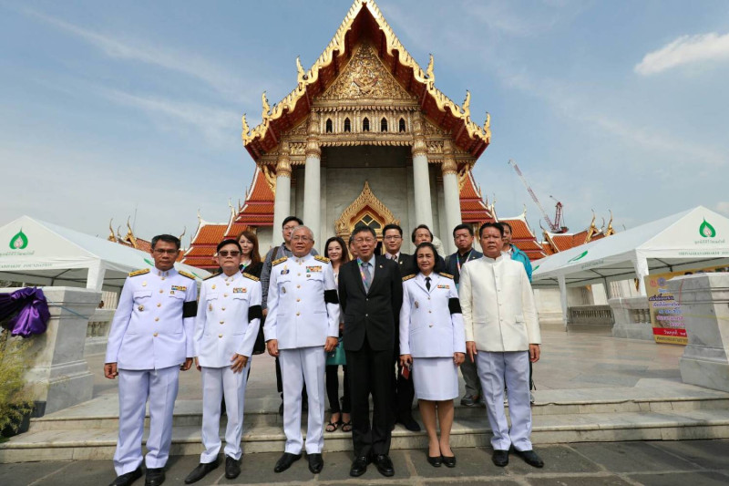柯市長與泰國文化宗教部長顧問等一行於大理石寺前合影。   圖:台北市觀傳局提供