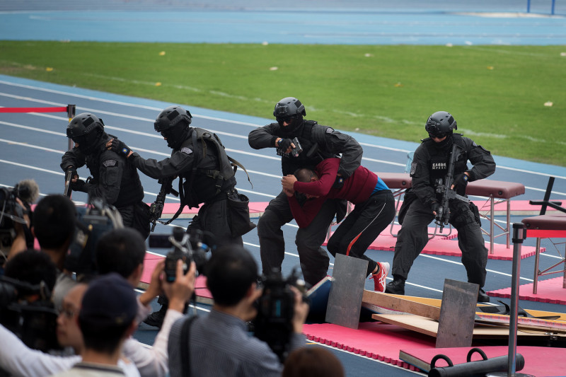 政府各單位30日舉行台北市106年全民防衛暨2017台北世界大學運動會災害防救及金華演習。   圖：總統府提供