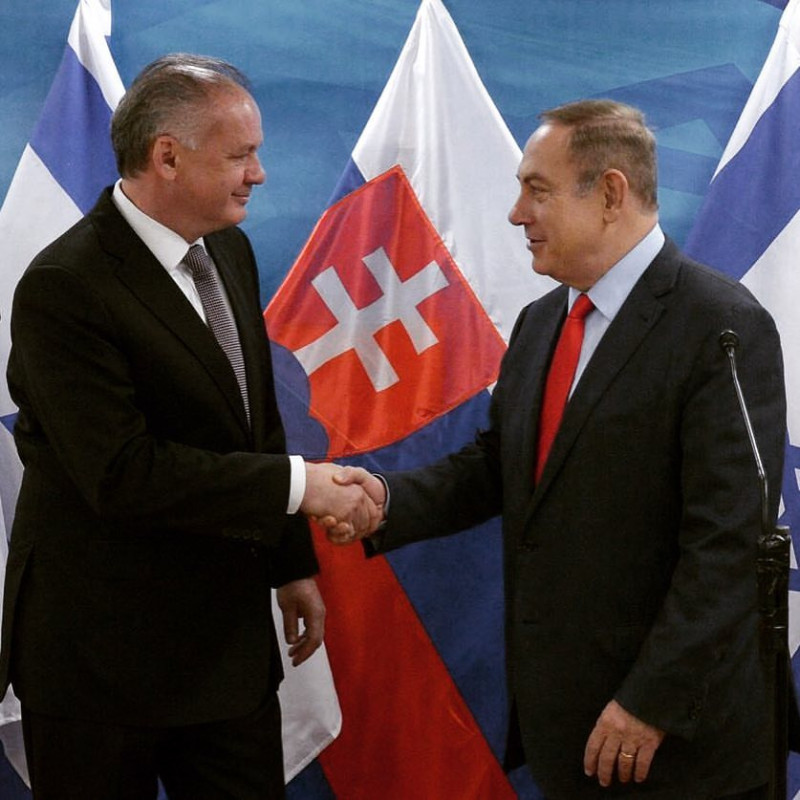 以色列總理納坦雅胡（右）30日會見斯洛伐克總統安德烈傑•基什卡時，宣布將興建屯墾區，引發國際譁然。   圖：翻攝納坦雅胡臉書