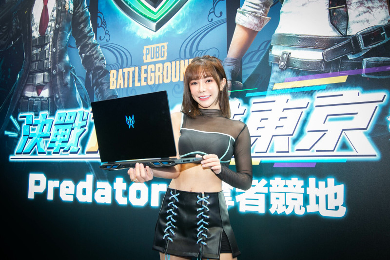 Predator Girls 苡萱與Predator Helios 300 圖：acer/提供