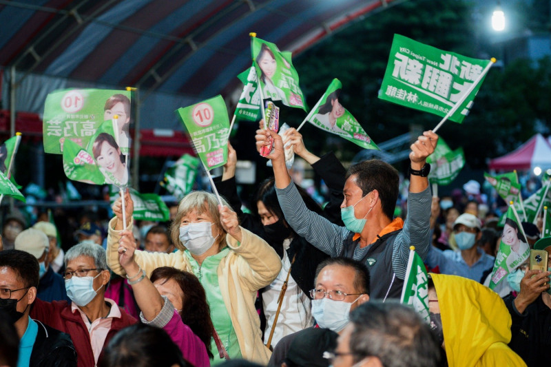 高乃芸成立競總，場面盛大。   圖：林佳龍競辦提供