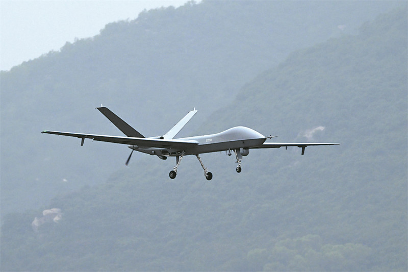解放軍「攻擊-2」中高空長航時察打一體無人機8日將參與珠海航展動態展示。   圖：翻攝新華網
