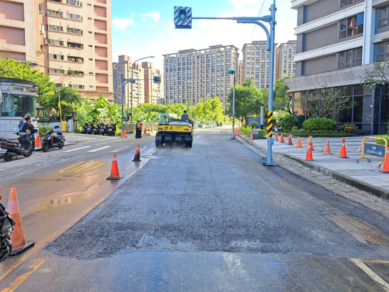 汐止工建路搶修完成。   圖：新北市交通局提供