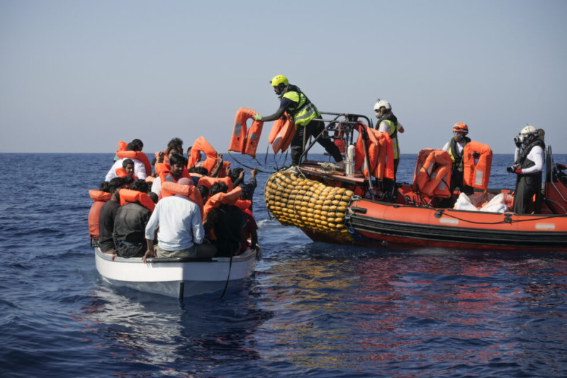 在解決234名海上漂流難民的安置問題後，非政府組織救援船「海洋維京號」又繼續下個任務。   圖：翻攝自SOS Mediterranee官網