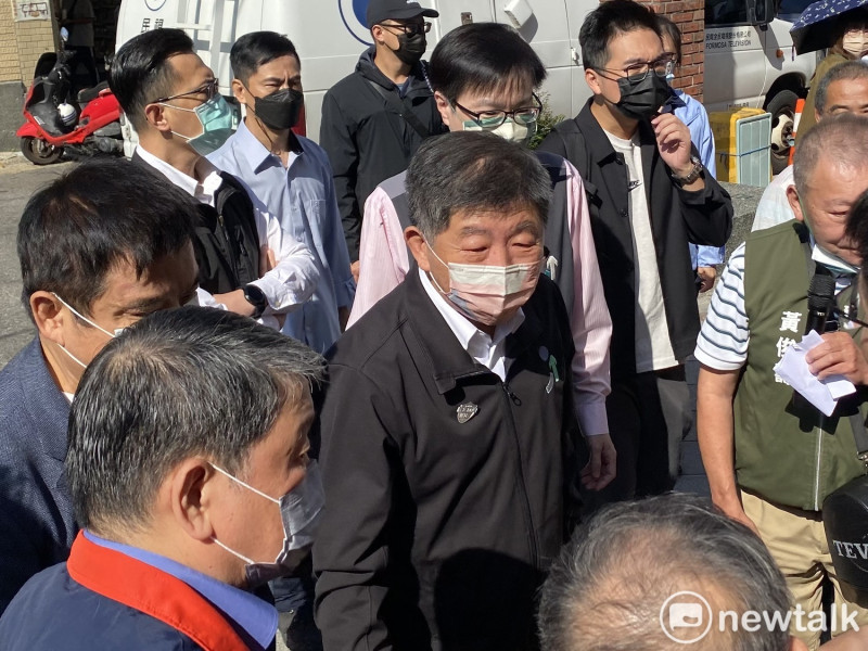 民進黨台北市長候選人陳時中赴永樂市場掃街。   圖：周煊惠 / 攝