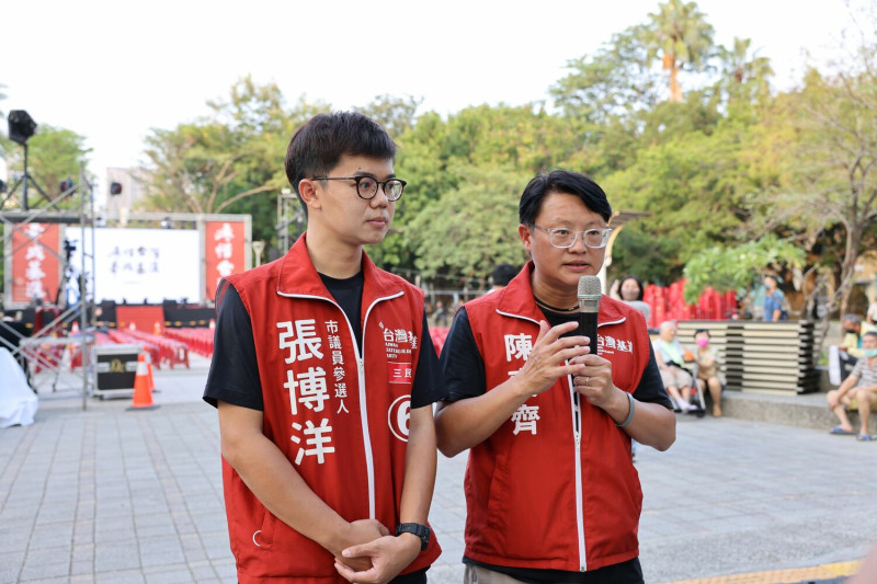 陳奕齊(右）、張博洋呼籲搶救基進黨。   圖：台灣基進提供