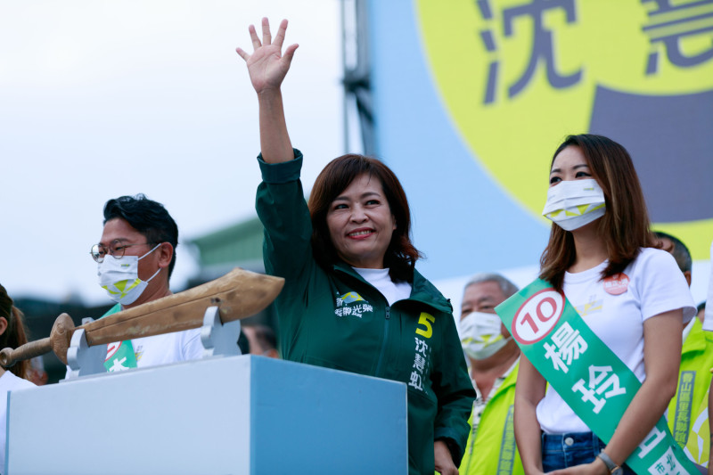 沈慧虹說，她與林智堅和市府團隊沒有辜負市民的期望，讓城市改變了，「過去的改變我全程參與，未來我也絕不缺席！」   圖：沈慧虹競辦提供