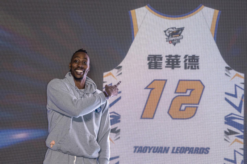 前美國 NBA 球星魔獸霍華德（Dwight Howard）加盟台灣職籃T1聯盟桃園雲豹。   圖：翻攝自桃園雲豹臉書（資料照）