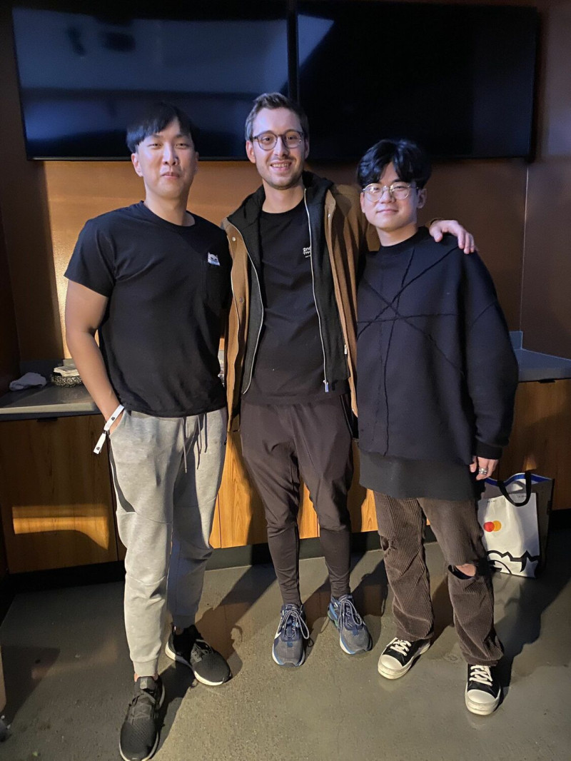 Spica(右)曾在2020年與傳奇老將Doublelift(左)、Bjergsen(中)共同效力於美國電競豪門TSM。   圖：翻攝自Spica推特