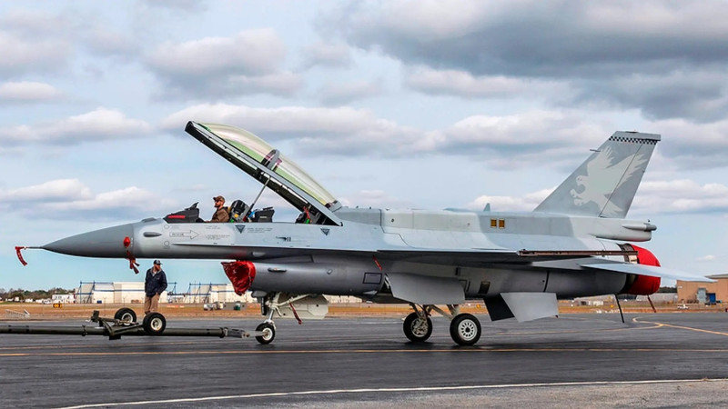 洛克希德馬丁南卡羅來納格林維爾工廠生產的「第一架」F-16 Block 70/72戰機亮相。   圖:翻攝自洛克希德馬丁官網