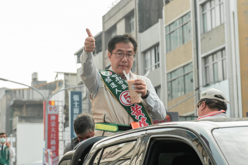 民進黨台南市候選人黃偉哲已自行宣布當選。   圖：翻攝自黃偉哲臉書