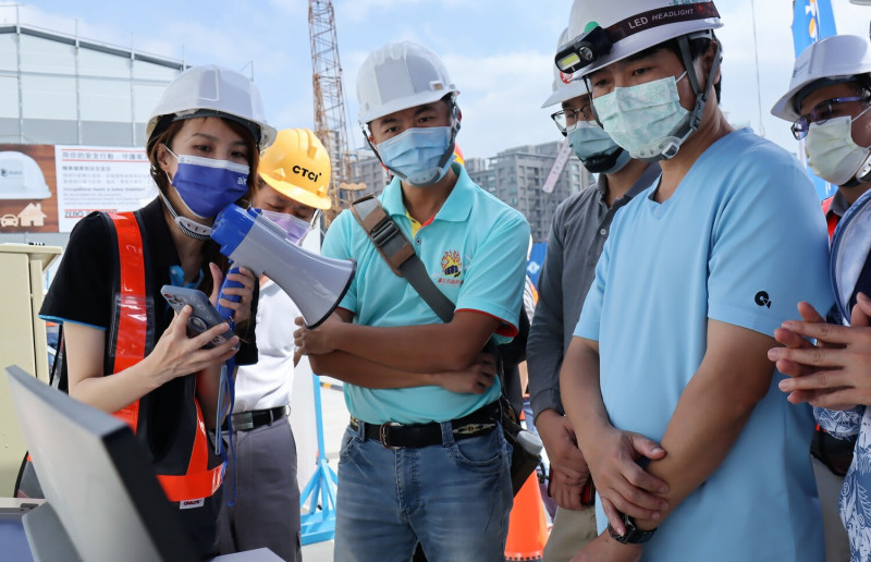 邀請廠商展示運用影像辨識達成智慧化工地的實際運用成果。   圖：新北市勞檢處提供