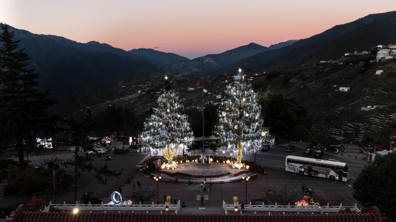 全台海拔最高的聖誕樹在梨山。   參山處/提供