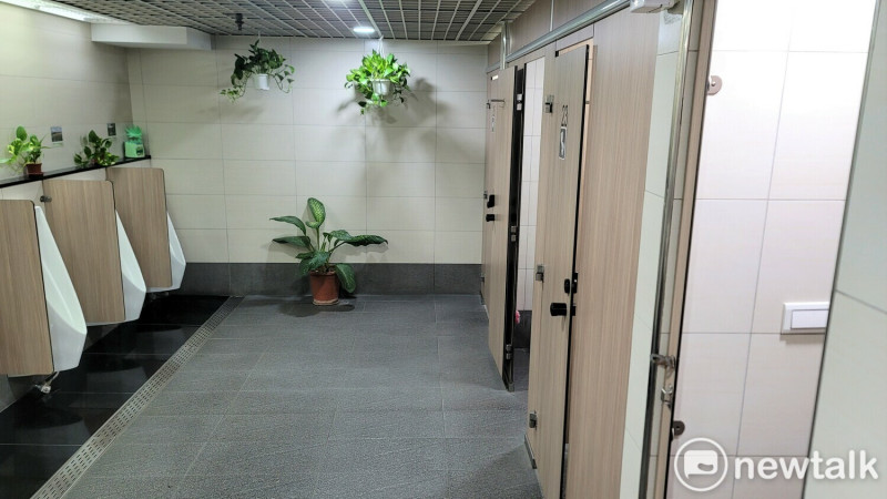 根據環境部11月發布公廁評比，台鐵公廁仍被評為最髒公廁。（台鐵公廁示意圖）   圖：新北市環保局／提供（資料照）