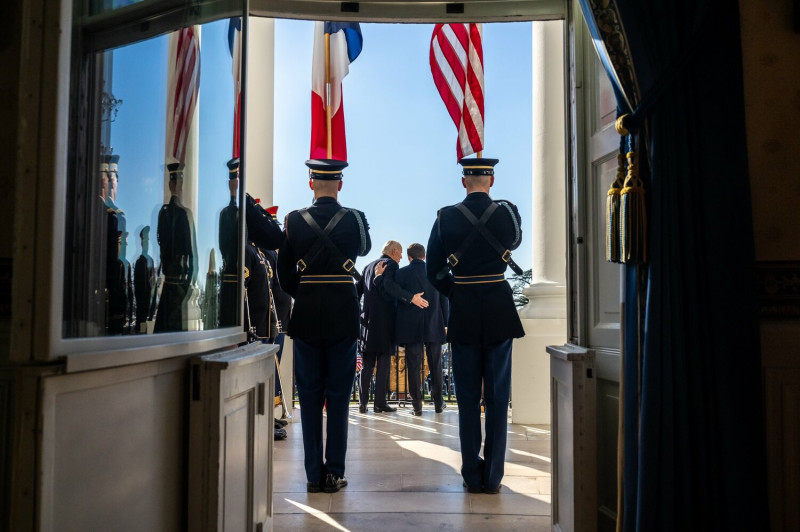 法國馬克宏（Emmanuel Macron） 到美國進行國事訪問，與美總統拜登（Joe Biden）展現兩國友好情誼。   圖：翻攝自拜登推特