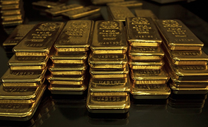歐洲盛寶銀行《2023年10大驚奇預言》之一，現貨黃金價格飆升至每盎司3000美元以上。   圖：擷自推特@GoldTelegraph_ （金條示意圖）