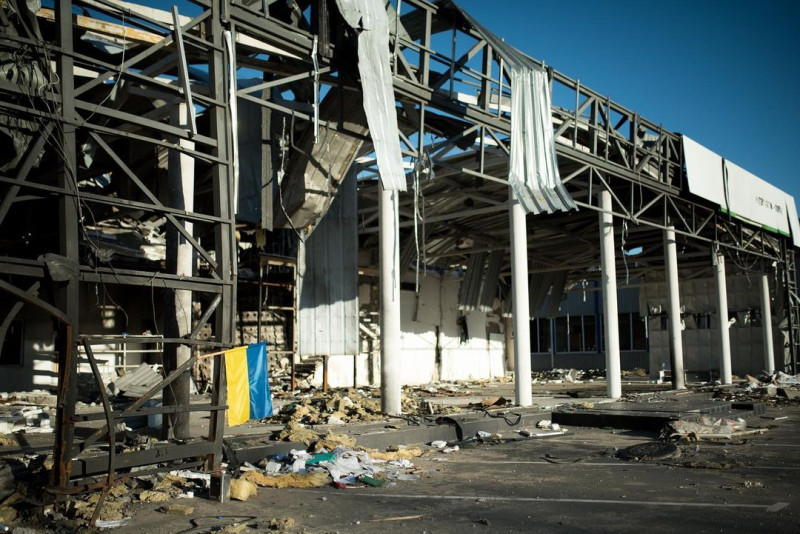 烏克蘭建築物因戰爭遭毀。   圖：翻攝自澤連斯基臉書（資料照）