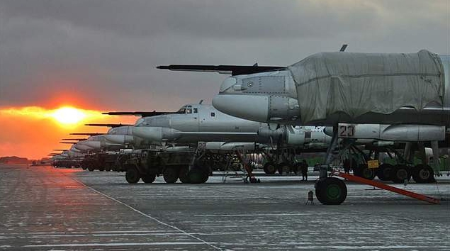 在俄國境內的3座空軍基地，遭到烏軍無人機的偷襲，多架俄軍戰機受損。(示意圖)   圖 : 翻攝自俄國國防部