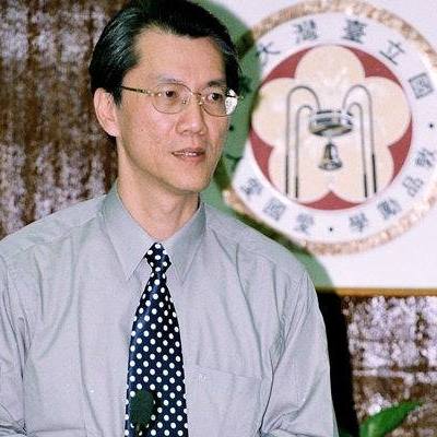 台大政治學系名譽教授明居正。   圖：取自明居正臉書 （資料照）