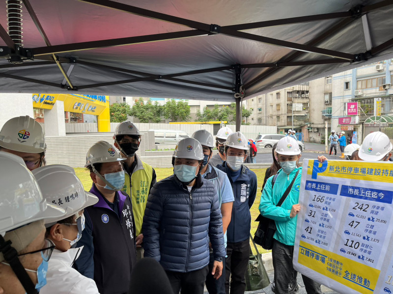 目前主建築已完工，進入內部裝潢及公園設施裝設作業，停車場最快將於明(2023)年2月啟用。   圖：江永昌辦公室提供