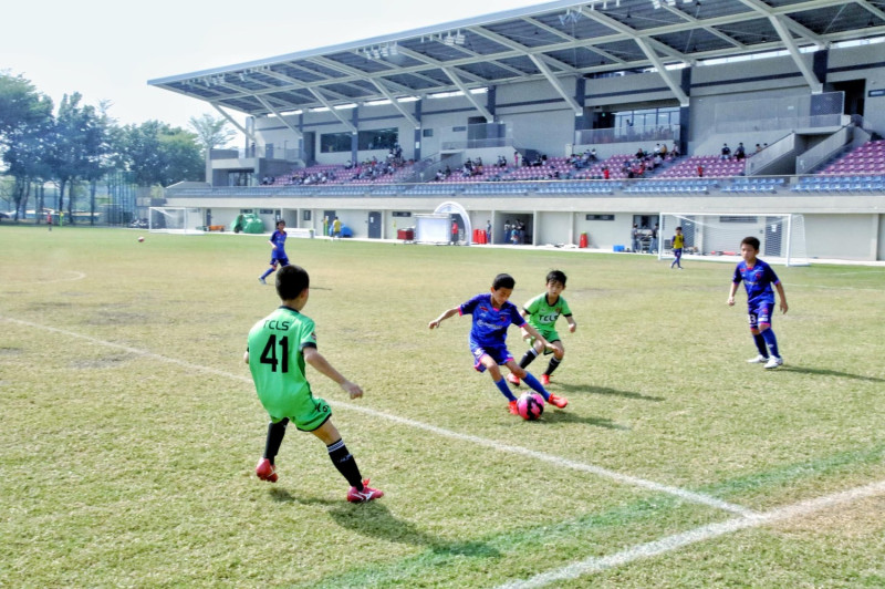 高雄市立楠梓文中足球場目前已啟用，為台灣足球提供比賽、練習用地。   圖：翻攝自史哲臉書（資料照）