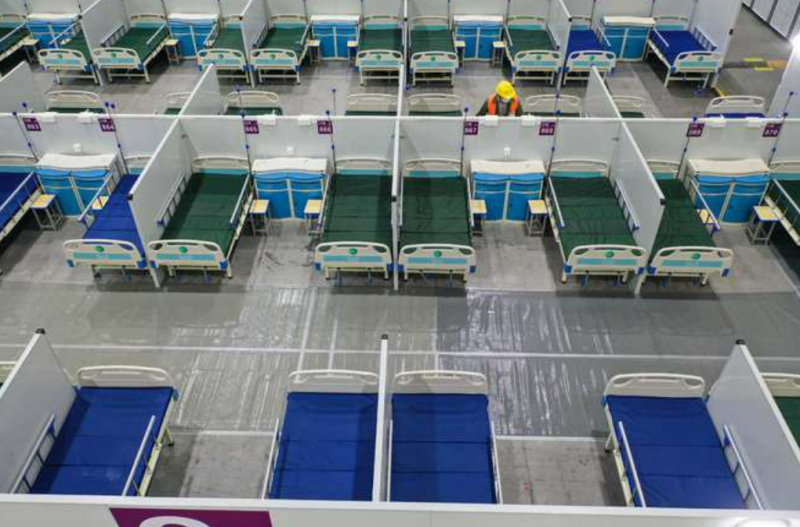 中國宣佈要將方艙醫院升級，改造成亞定點醫院，為了增設重症醫學床位，外界猜測中國染疫重症患者數正在飆升。。   圖: 翻攝陸網/網易  