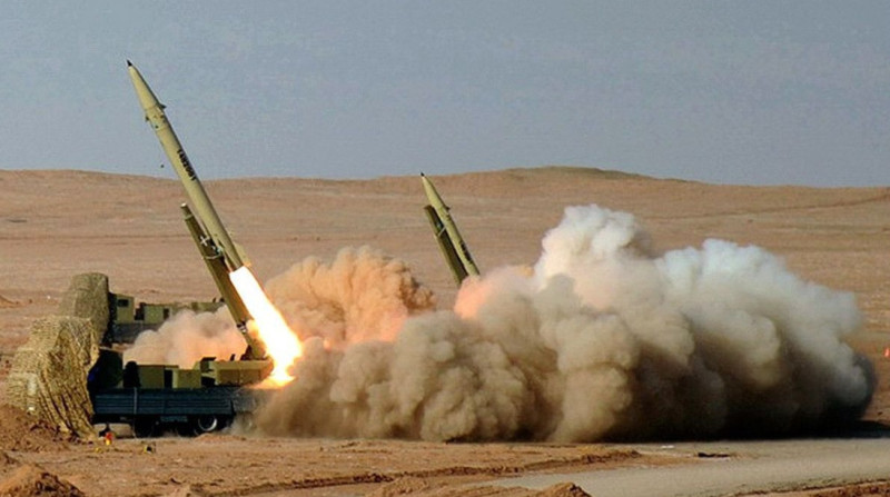 法塔赫 110 地地彈道導彈，是由伊朗自行設計製造的中程彈道導彈 圖 : 翻攝自維基共享資源/ypa.ir/侯賽因·維拉亞蒂