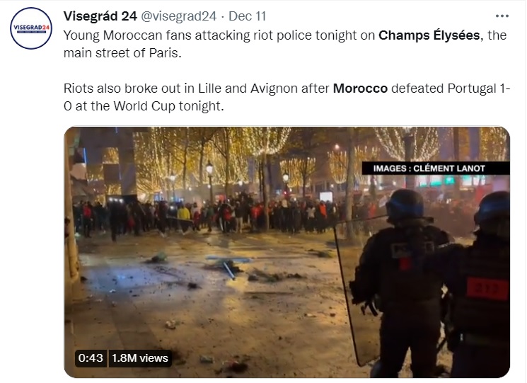 摩洛哥隊在4年一度的世界盃足球賽中，一路踢進前4強，各地的摩洛哥球迷陷入瘋狂，約2萬名球迷湧到巴黎香榭大道「打砸燒」。   圖：翻攝自Visegrád 24推特