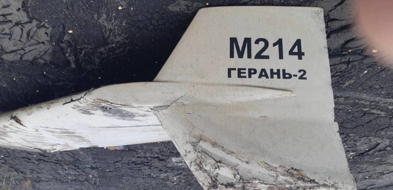 烏克蘭首都基輔傳遭俄羅斯使用無人機及導彈大規模空襲，圖為被擊落無人機殘骸。   圖：翻攝@DarthLavrov推特