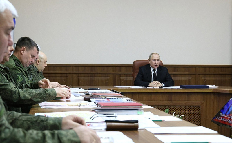 俄羅斯總統普丁就烏俄戰爭應如何進行，徵詢指揮官們的意見。   圖：翻攝克里姆林宮網站（資料照）