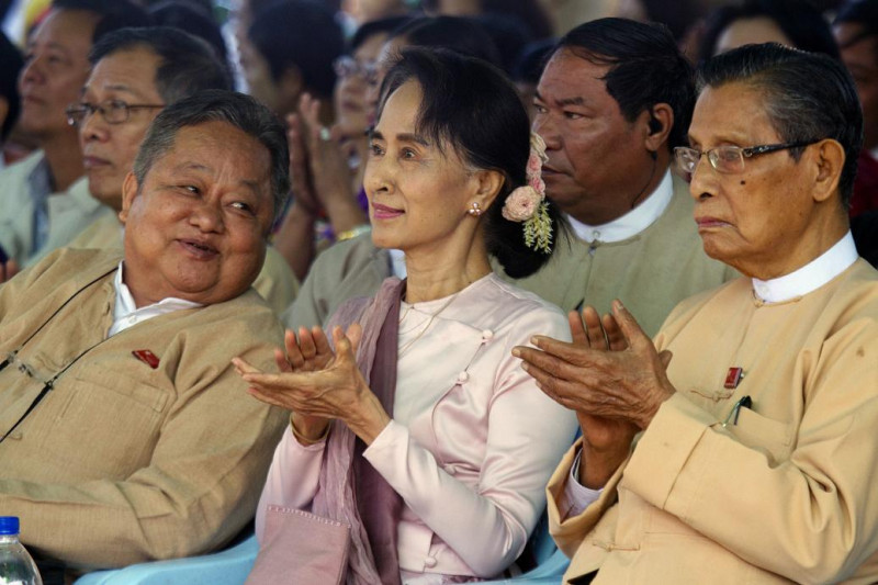 面對緬軍被控「種族清洗」羅興亞人，緬甸國務資政兼外長翁山蘇姬接受專訪時，嚴正否認。   圖:達志影像/美聯社資料照片。
