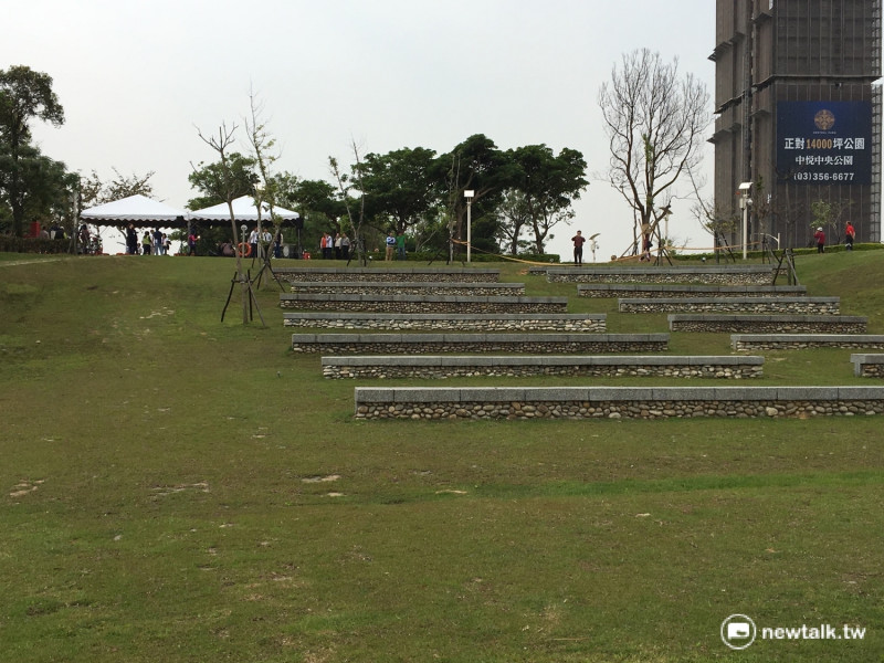 風禾公園內將利用地形打造溜滑梯主題公園。   圖：鍾孟軒/攝。