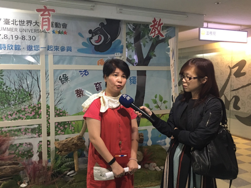 台北市教育局學前科婁莠苹專員於記者會中表示，並不確定一例一休影響是否為造成本年度漲幅的主因。   圖:台北市教育局提供