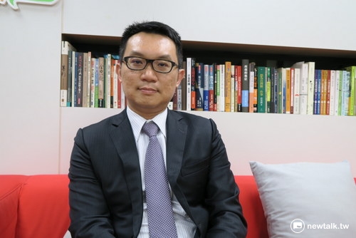 兩岸政策協會秘書長王智盛接受新頭殼專訪。   圖：鄒麗泳／攝